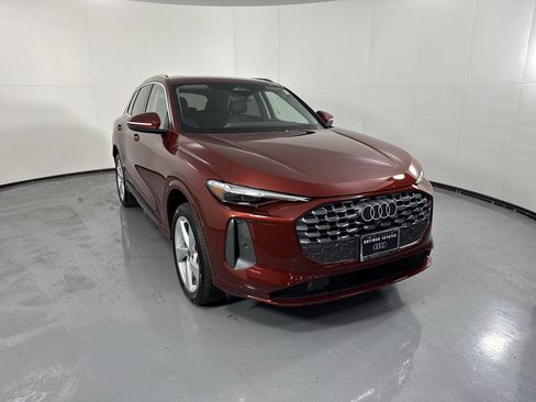 Used 2025 Audi Q5 Premium Plus w/ Premium Plus AWD/4WD image 28