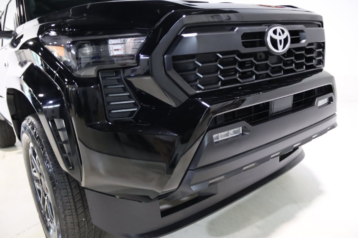 Used 2024 Toyota Tacoma TRD Sport AWD/4WD image 19