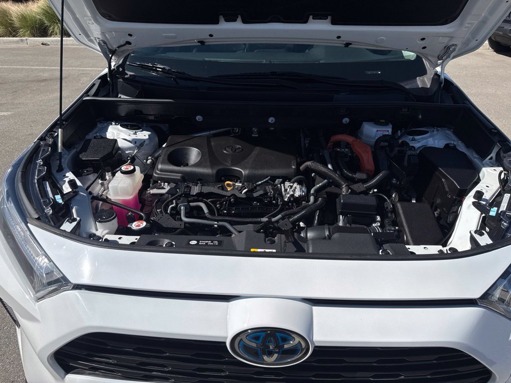 Used 2023 Toyota RAV4 LE AWD/4WD image 14