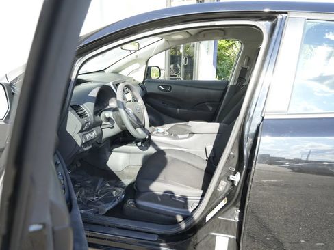 Used 2017 Nissan Leaf S w/ Charge Package FWD image 16
