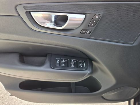 Used 2023 Volvo XC60 B5 Plus AWD/4WD image 23