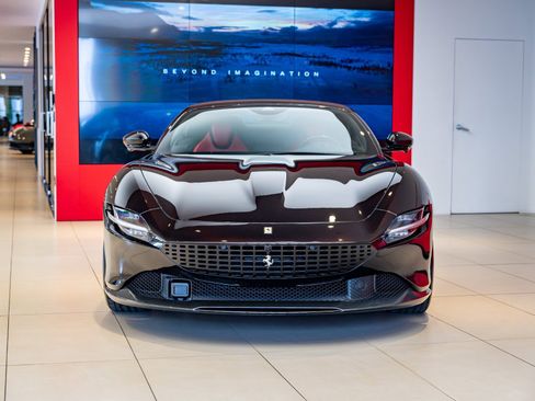 Used 2024 Ferrari Roma Spider image 32