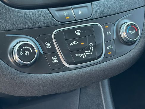 Used 2023 Chevrolet Malibu LS FWD image 25