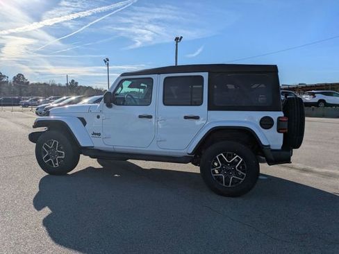New 2026 Jeep Wrangler Unlimited Sahara AWD/4WD image 5
