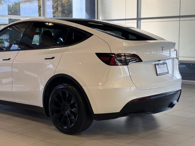 Used 2024 Tesla Model Y Long Range AWD/4WD image 13
