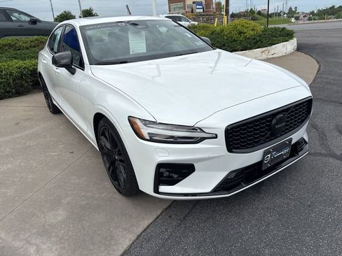Certified 2023 Volvo S60 B5 Plus w/ Climate Package FWD image 4