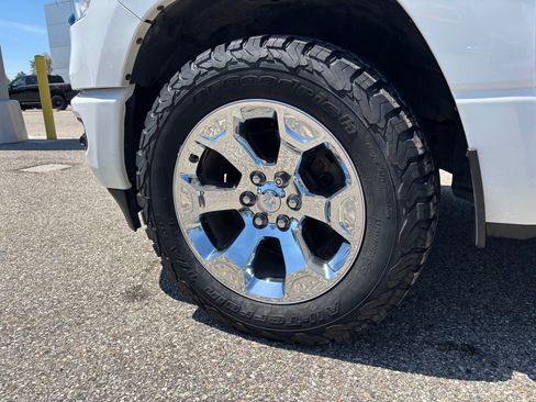 Used 2019 RAM 1500 Big Horn AWD/4WD image 9