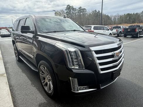 Used 2018 Cadillac Escalade Luxury image 8