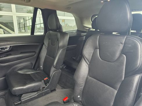 Used 2020 Volvo XC90 T6 Momentum AWD/4WD image 9