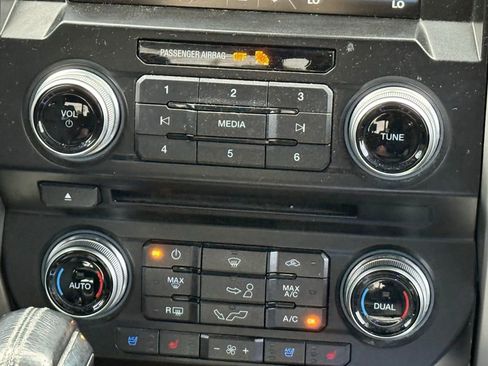 Used 2015 Ford F150 Lariat w/ Equipment Group 502A Luxury image 16