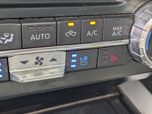 Used 2022 Ford F350 Lariat image 24