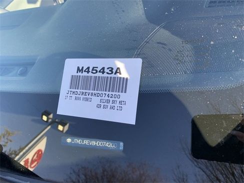 Used 2017 Toyota RAV4 Limited image 37