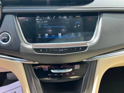 Used 2019 Cadillac XT5 FWD image 18