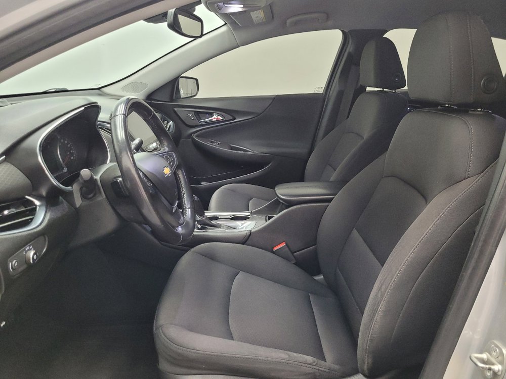 Used 2018 Chevrolet Malibu LT w/ Driver Confidence Package FWD image 17