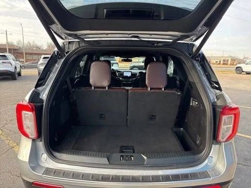 Used 2020 Ford Explorer Platinum image 19