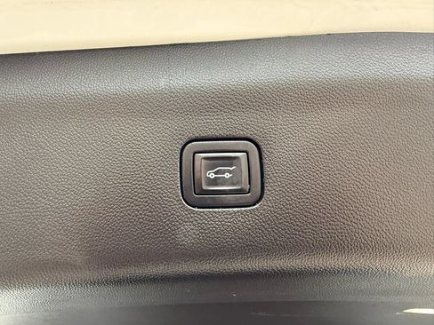Used 2021 Buick Enclave Essence w/ Sound and Sites Package AWD/4WD image 14