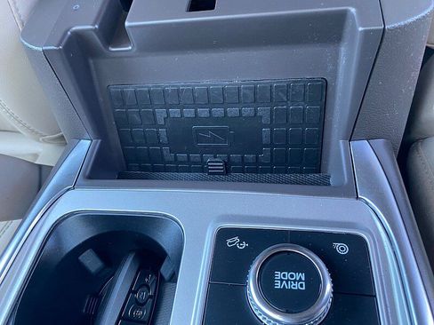 Used 2023 Ford Explorer Platinum w/ Technology Package AWD/4WD image 64