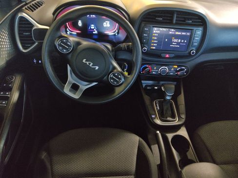 Used 2023 Kia Soul LX w/ LX Technology Package FWD image 22