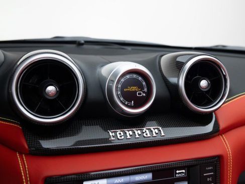 Used 2016 Ferrari California T image 28