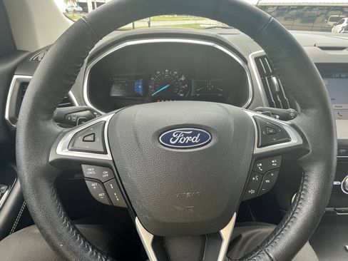 Used 2018 Ford Edge Titanium w/ Equipment Group 302A AWD/4WD image 15