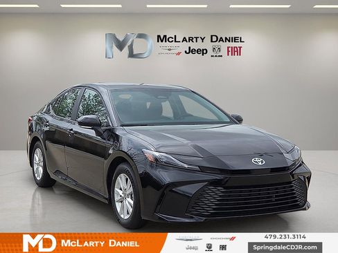 Used 2026 Toyota Camry LE FWD image 1