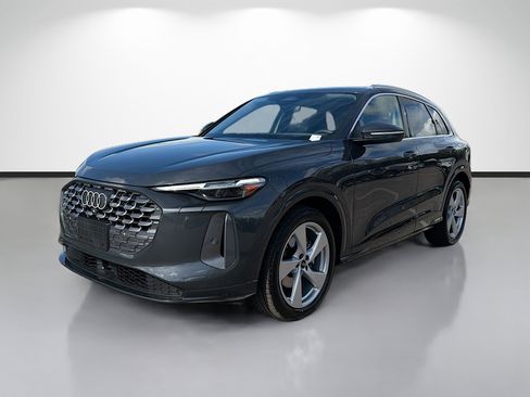 Certified 2025 Audi Q5 Prestige image 7