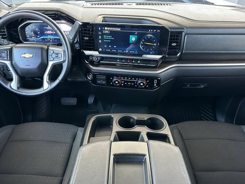 Used 2025 Chevrolet Silverado 2500 LT w/ Convenience Package AWD/4WD image 16