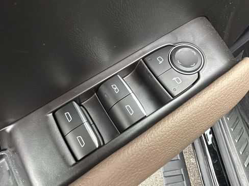 New 2026 GMC Canyon Denali image 11