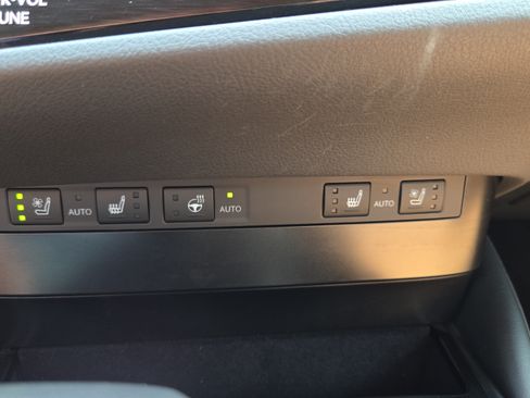 Used 2024 Lexus ES 350 w/ Premium Package FWD image 27