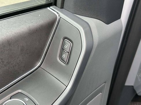 Used 2025 Ford F150 XLT w/ Equipment Group 301A Standard image 17