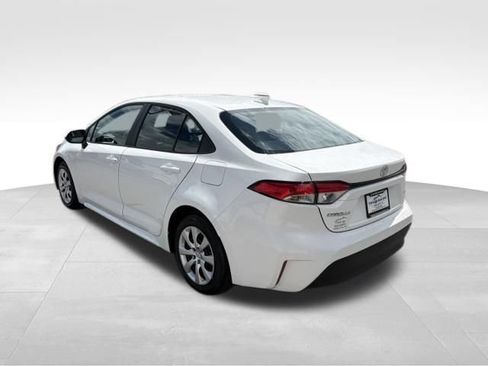 Used 2025 Toyota Corolla LE FWD image 11