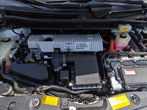 Used 2013 Toyota Prius Three w/ Solar Roof Pkg FWD image 9
