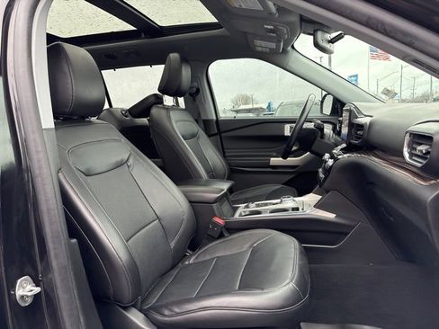 Used 2023 Ford Explorer Limited image 13