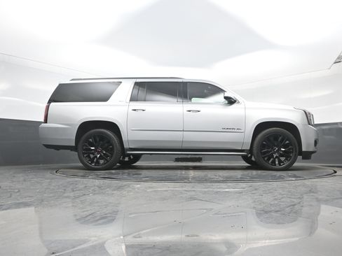 Used 2016 GMC Yukon XL SLT image 34