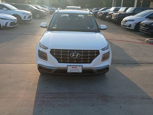 Used 2025 Hyundai Venue SEL image 5