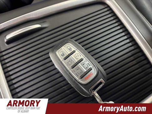 Used 2020 Chrysler Pacifica Touring-L Plus image 24