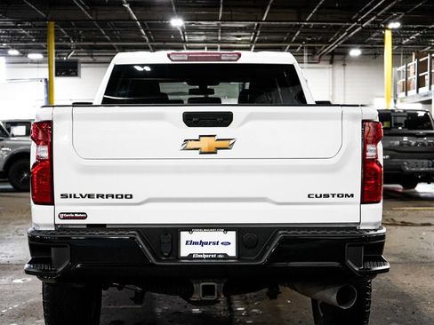Used 2022 Chevrolet Silverado 2500 Custom w/ Custom Value Package AWD/4WD image 6