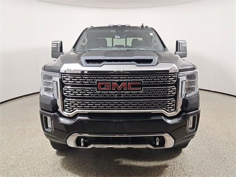Used 2022 GMC Sierra 2500 Denali w/ Denali Black Diamond Edition image 3