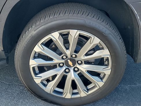 Used 2025 Chevrolet Tahoe High Country RWD image 7