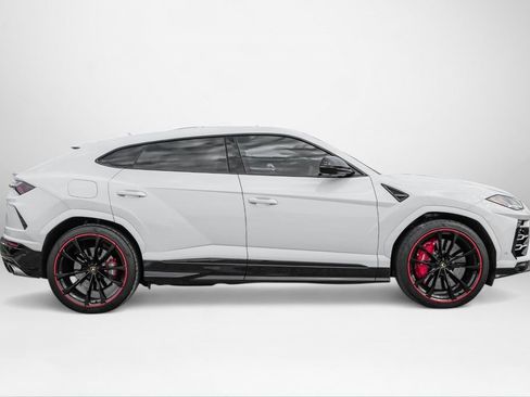 Used 2022 Lamborghini Urus image 5