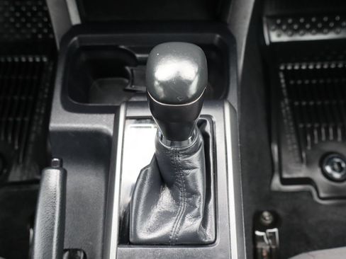 Used 2019 Toyota Tacoma TRD Off-Road AWD/4WD image 38