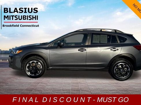Used 2023 Subaru Crosstrek 2.0i Premium image 5