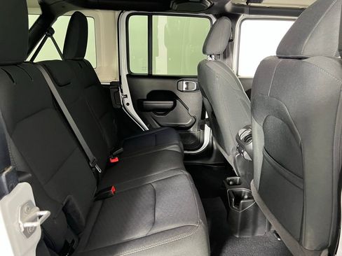 Used 2022 Jeep Wrangler Unlimited Sport image 30