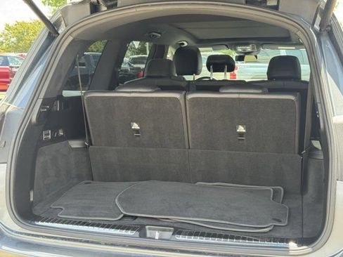 Used 2024 Mercedes-Benz GLS 450 4MATIC image 31