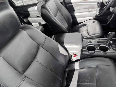 Used 2013 Nissan Pathfinder SL w/ SL Premium Pkg image 30