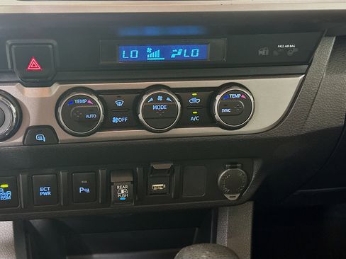 Used 2023 Toyota Tacoma SR5 AWD/4WD image 23