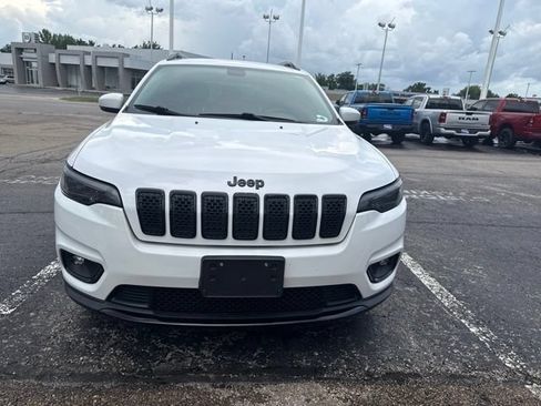 Used 2019 Jeep Cherokee Latitude Plus FWD image 13