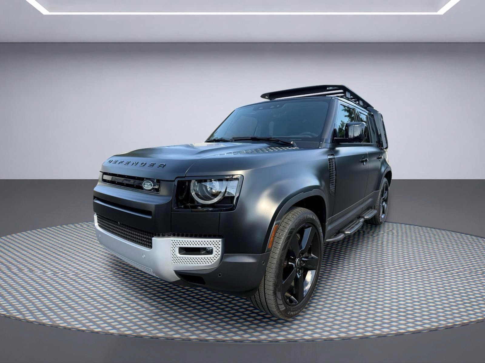 Used 2024 Land Rover Defender 110 S AWD/4WD image 2