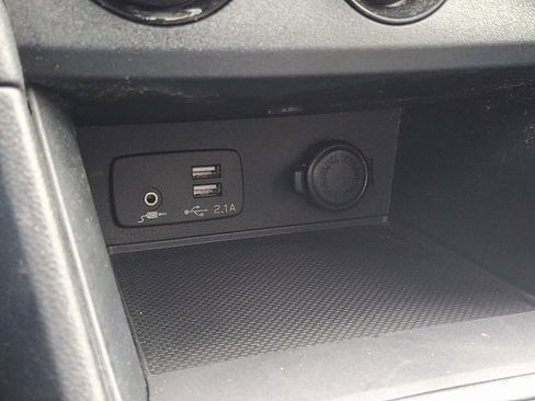 Used 2022 Subaru Crosstrek 2.0i Premium image 23