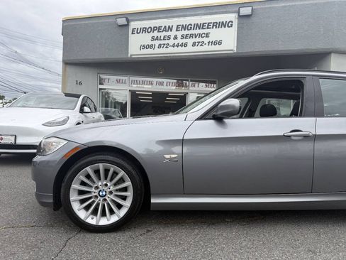Used 2011 BMW 328i xDrive Wagon AWD/4WD image 9